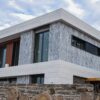 Doğal Taş Cepheler Hakkında Bilinmesi Gerekenler 1 pineta black marble facade cladding leather 6